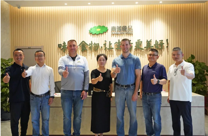 青蓮食品與派斯通簽約合作，打造浙江省最大的百萬(wàn)無(wú)抗黑豬生產(chǎn)體系